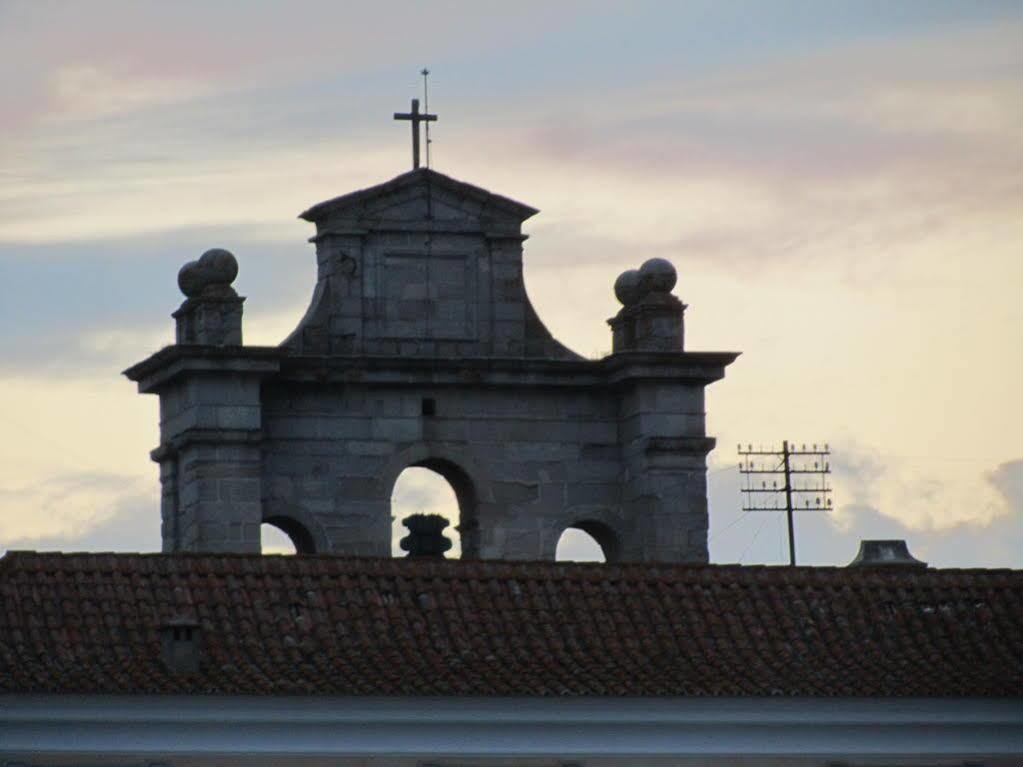 Com Alma Hostel Evora Bagian luar foto